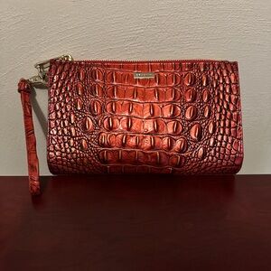 Brahmin Daisy Crimson Wristlet